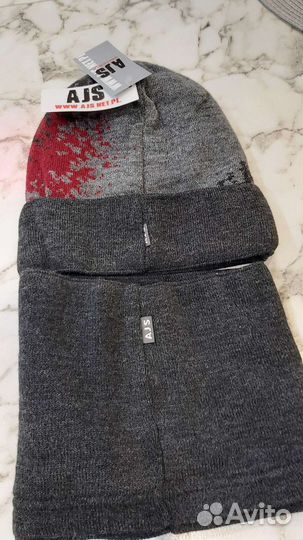 Продам комплект для мальчика шапку и снуд