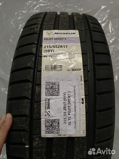 Michelin Pilot Sport 5 215/55 R17 98Y