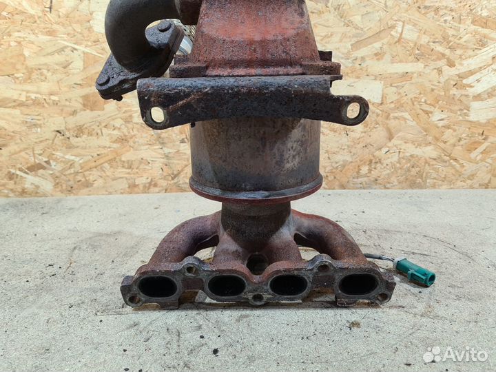 Выпускной коллектор с катализатором Ford Fusion