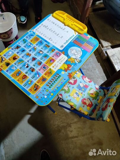 Столик со стульчиком