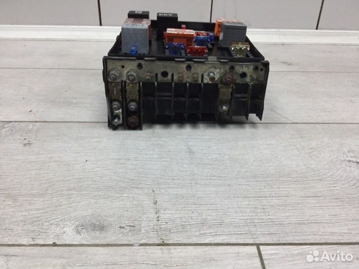 Блок предохранителей Volkswagen Golf хэтчбек BGU