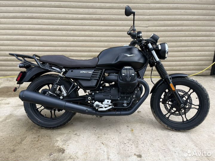 Moto Guzzi V7 III stone 2018 5200 км