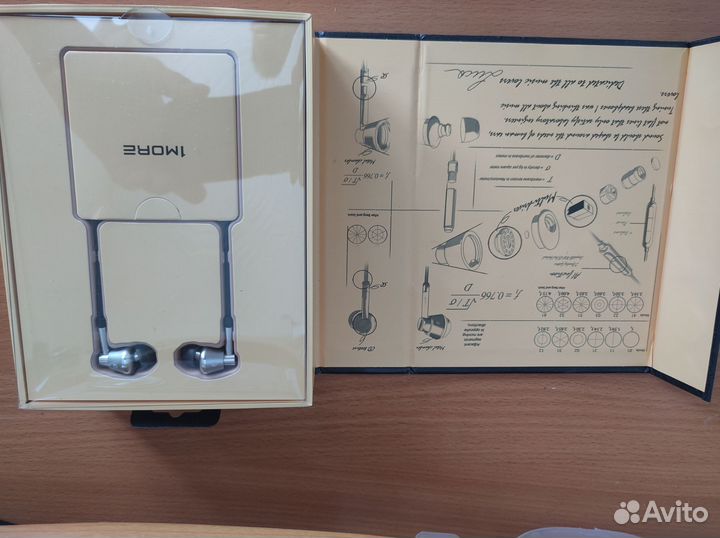 Проводные наушники с микрофоном