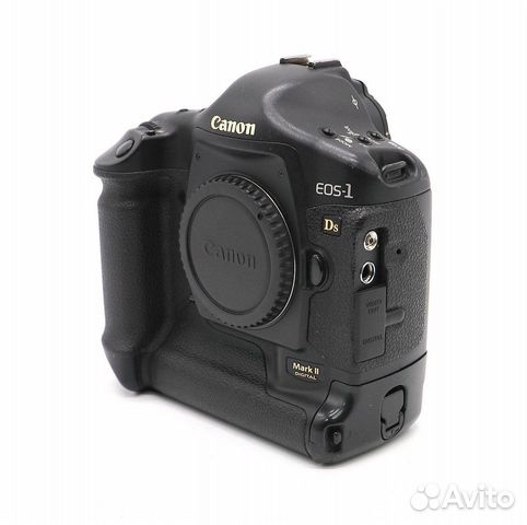 Canon EOS 1Ds Mark II body (пробег 1100 кадров)