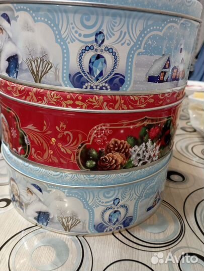 Жестяные банки от печенья