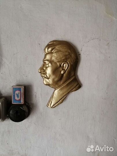 Барельеф И. В. Сталина