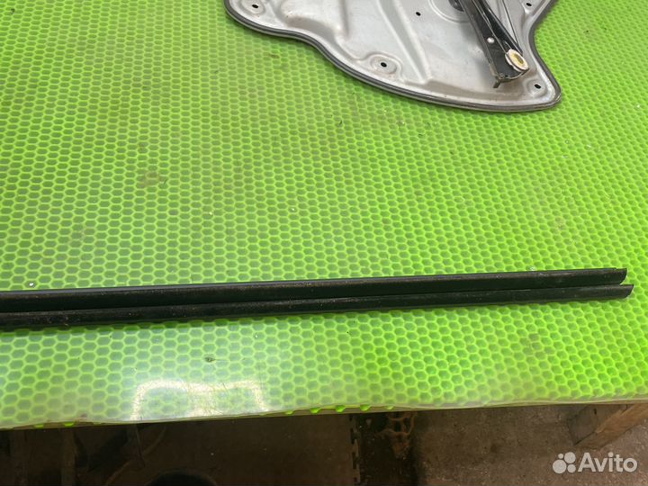 Бархотка задняя правая октавия а5