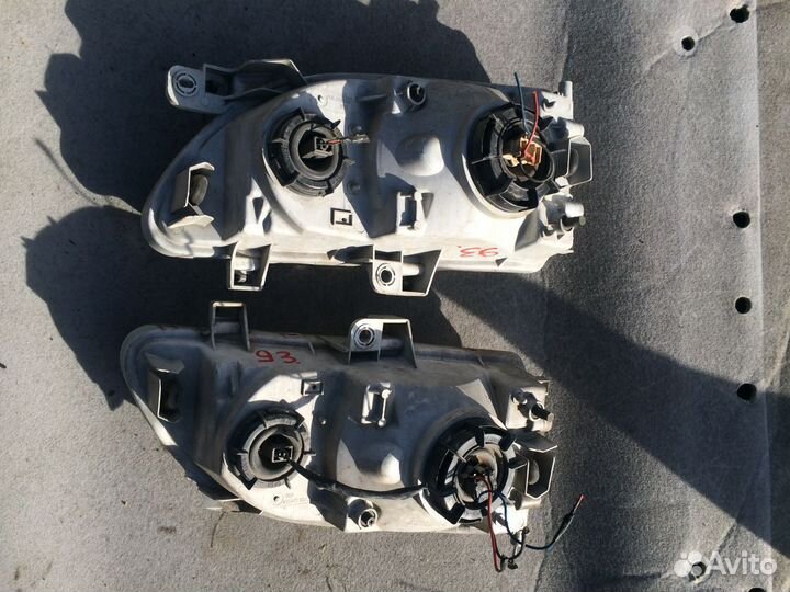 Фара левая правая Ниссан Серена 23 цена за шт