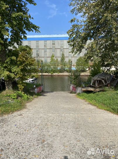 Стоянка катеров.Сезонное хранение водной техники