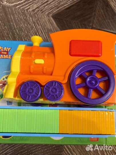 Поезд с доминошками