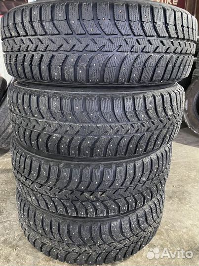 Bridgestone Ice Cruiser 7000 235/65 R17