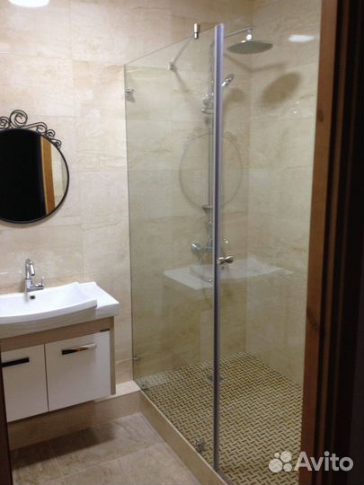 Стеклянные перегородки в ванную на заказ