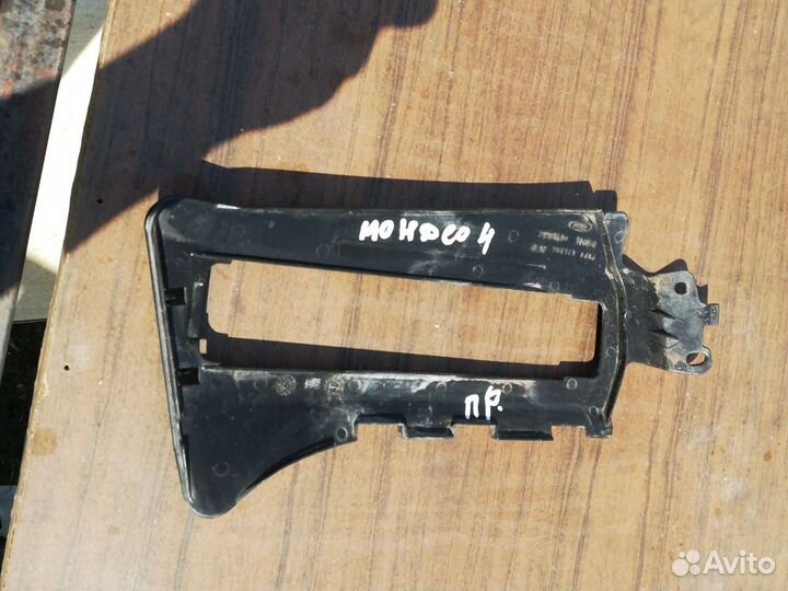 Пыльник стойки ремня Форд Мондео 4