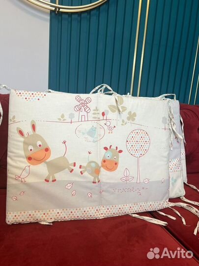 Комплект бортиков на детскую кровать