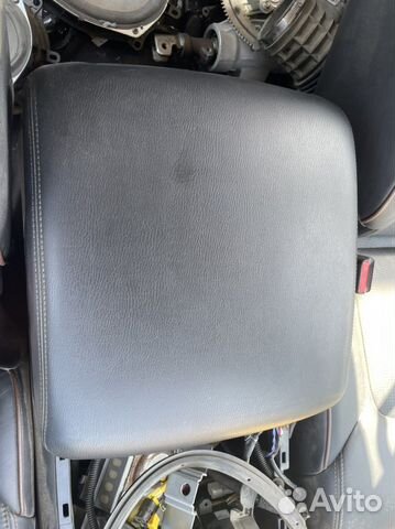 Nissan Patrol y62 Подлокотник