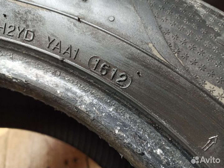 Kumho I'Zen RV Stud KC16 215/70 R16