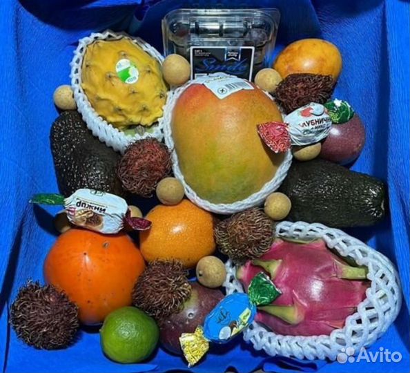 Фрукты свежие, корзина в подарок