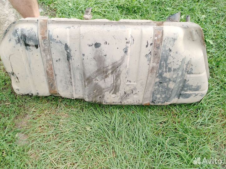 Бак с бензонасосом