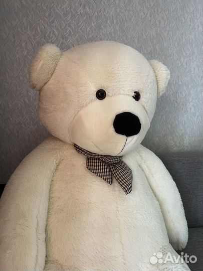 Большой мягкий медведь