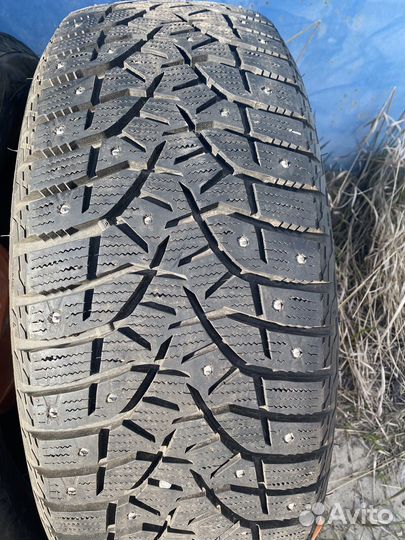 Bridgestone Blizzak Spike-02 SUV 235/55 R19