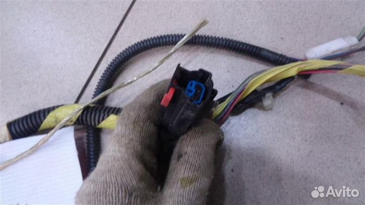 Проводка двери багажника Jeep Cherokee KJ 2001-20