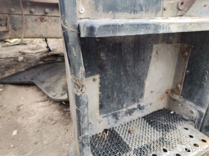 Корпус подножки левой MAN F2000