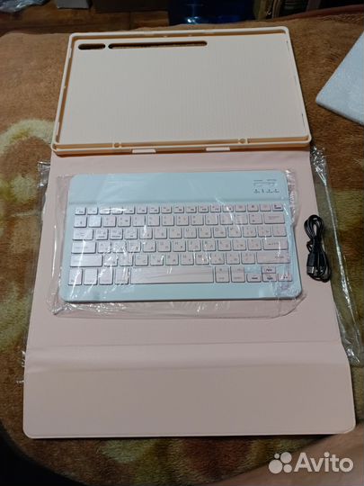 Чехол для планшета Samsung Galaxy S9 с клавиатурой