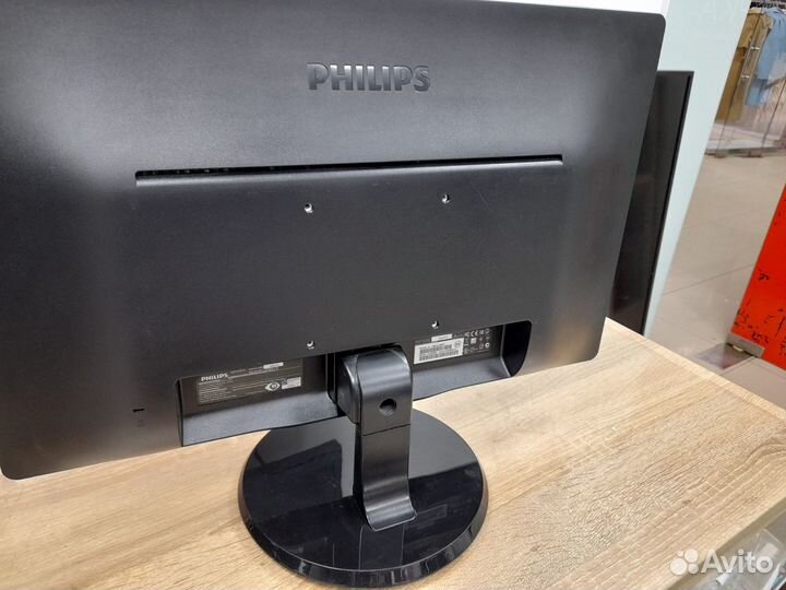 FullHD монитор 22 дюйма Philips 226V