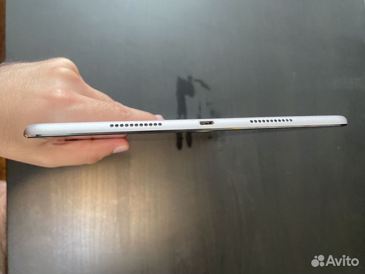 iPad pro 10.5 LTE 64 GB