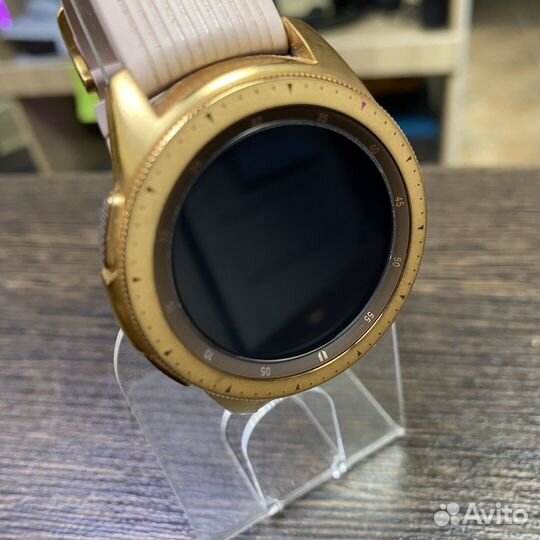 Смарт-часы Samsung Galaxy Watch (42mm) SM-R810