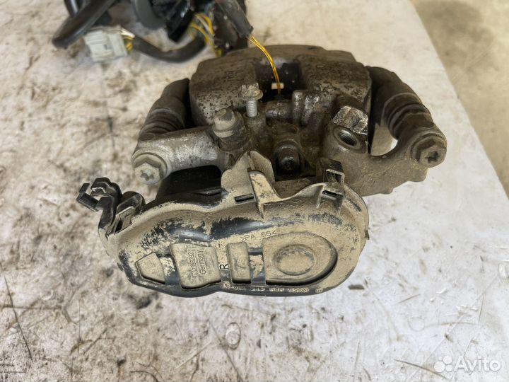 Суппорт задний левый правый mercedes w213