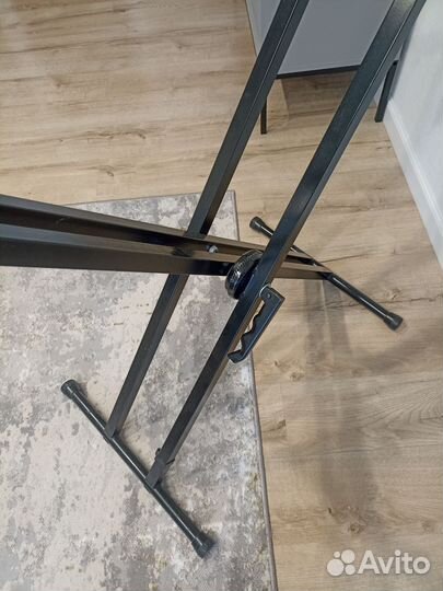 Стойка (подставка) под пианино