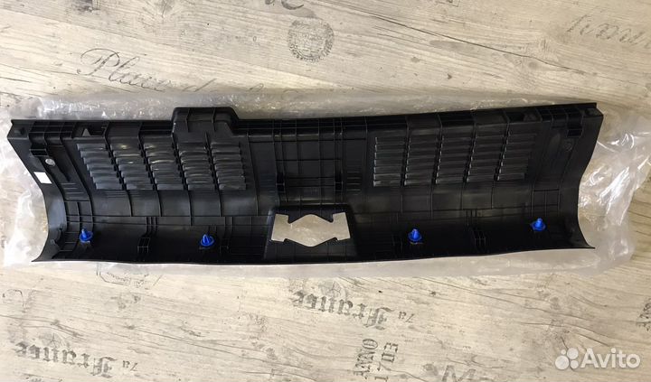 Накладка замка багажника Kia Rio 4 X-Line