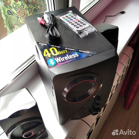 Колонки блютуз, отличный басс, новые