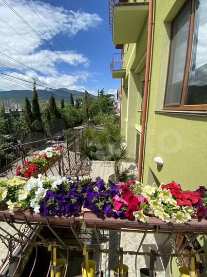 Дом 298 м² на участке 5 сот.