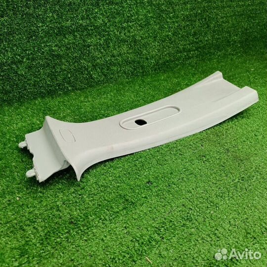 Обшивка центральной стойки левая верхняя Skoda