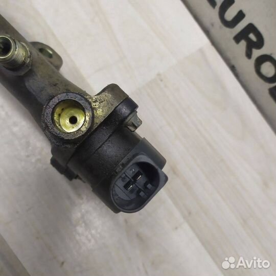 Топливная рампа Mercedes Om612