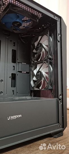 Корпус для компьютера с 5 вертушками