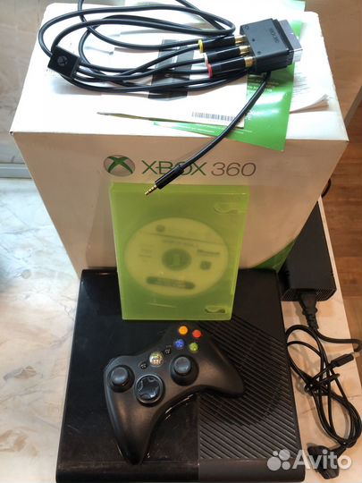 Xbox 360 e 250gb, полный комплект с коробкой