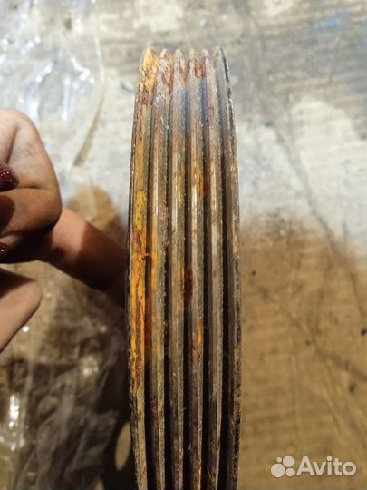 Шкив помпы Mitsubishi Lancer 10