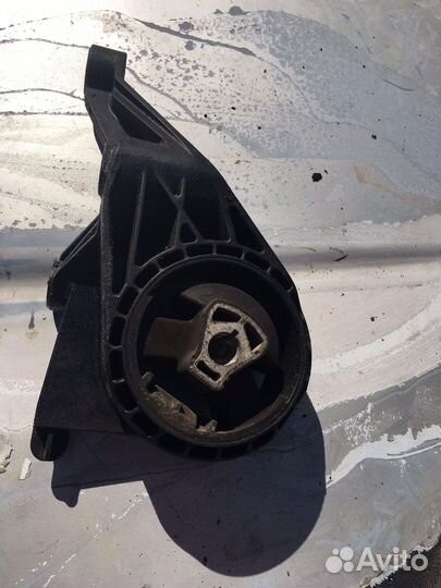 Подушка двс АКПП 1.4 AT Опель Астра J GTC