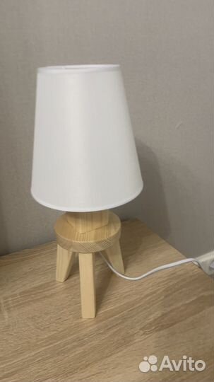Настольная лампа