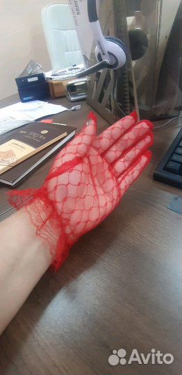 Кружевные перчатки