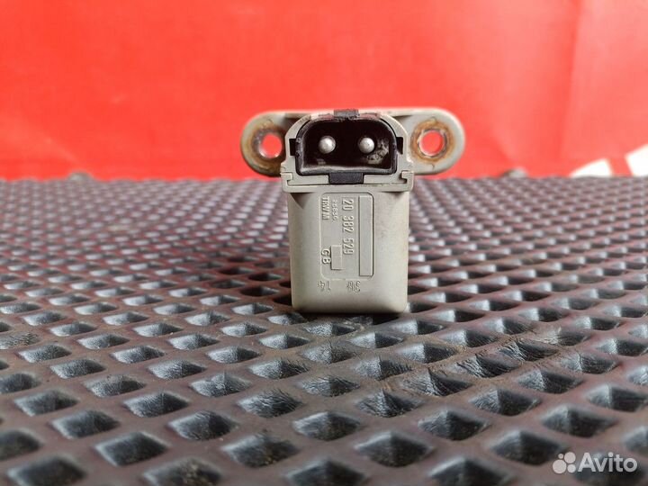 Датчик закрывания замка кабины