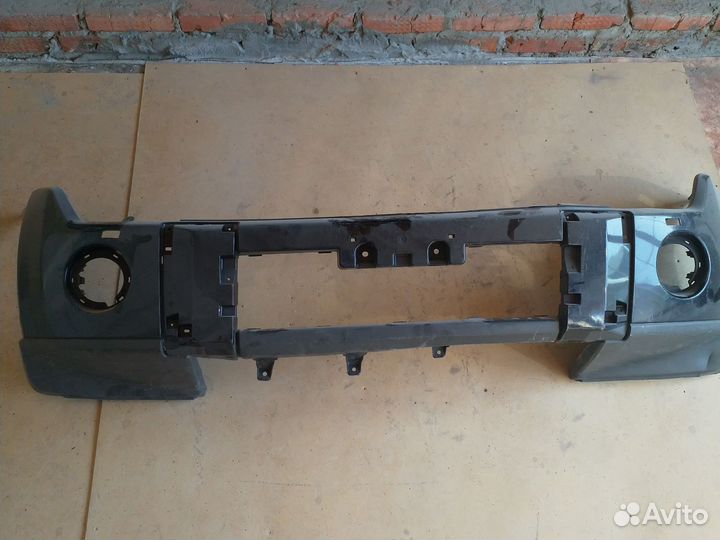 Бампер передний Mitsubishi Pajero 4