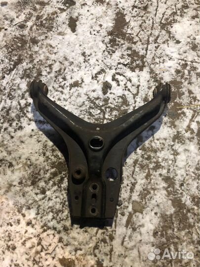 Рычаг передний Audi 80 B3