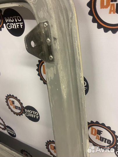 Стеклопластиковая крышка багажника нива