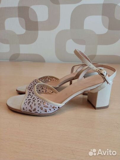 Босоножки женские 37 размер