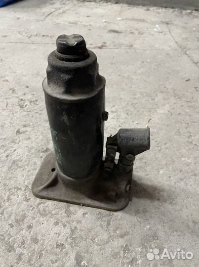 Домкрат гидравлический