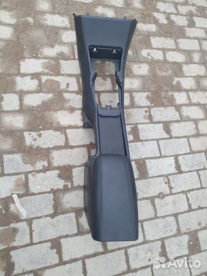 Подлокотник Volvo V40Cc 2.0 B5204T 2012-2016